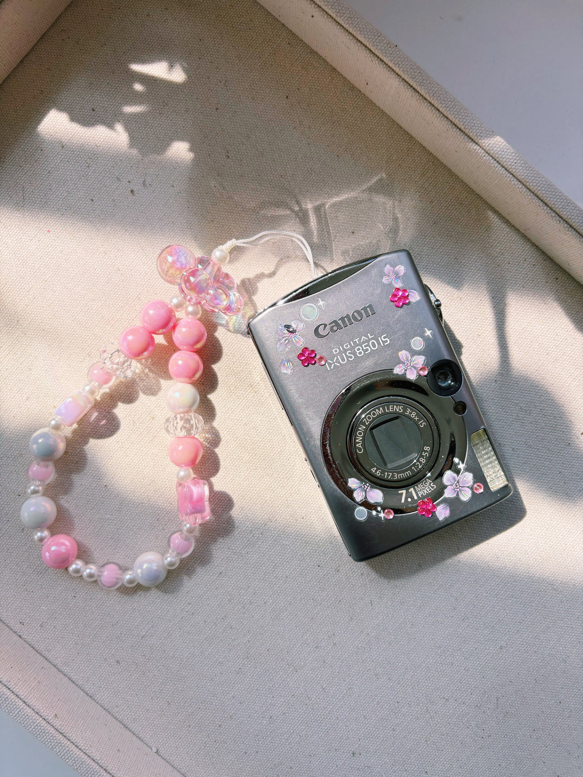“Pink Pearl” 🎀🫧 Canon Digital IXUS 850 IS | Silver Y2K Digicam + Custom Beaded Charm