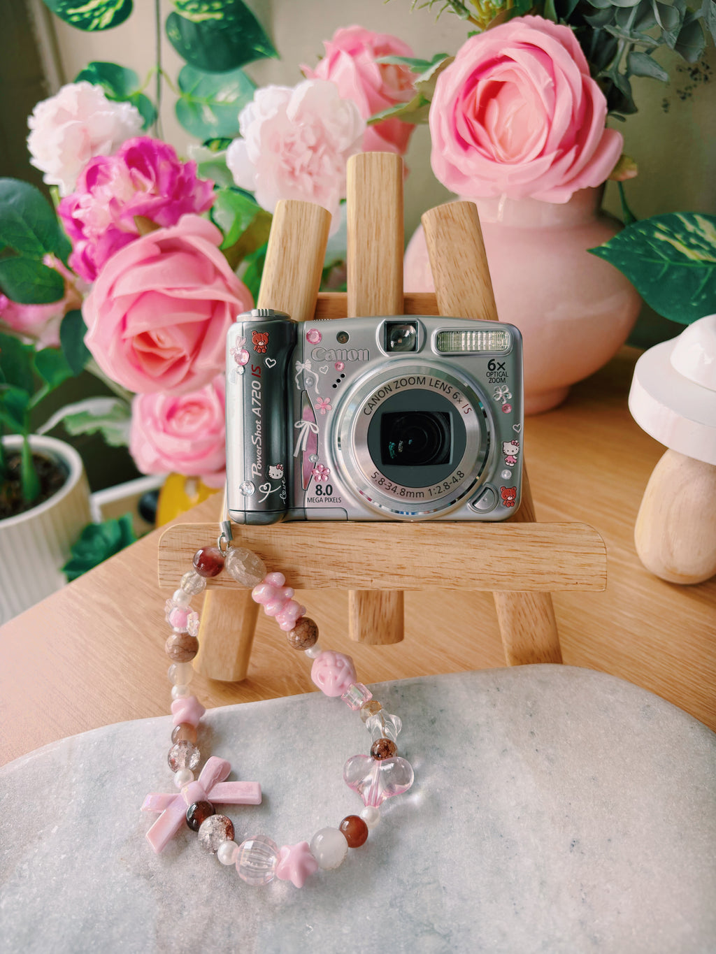 Rosalie – Canon Powershot A720 IS (Silver) | Soft Nostalgic Digi Cam