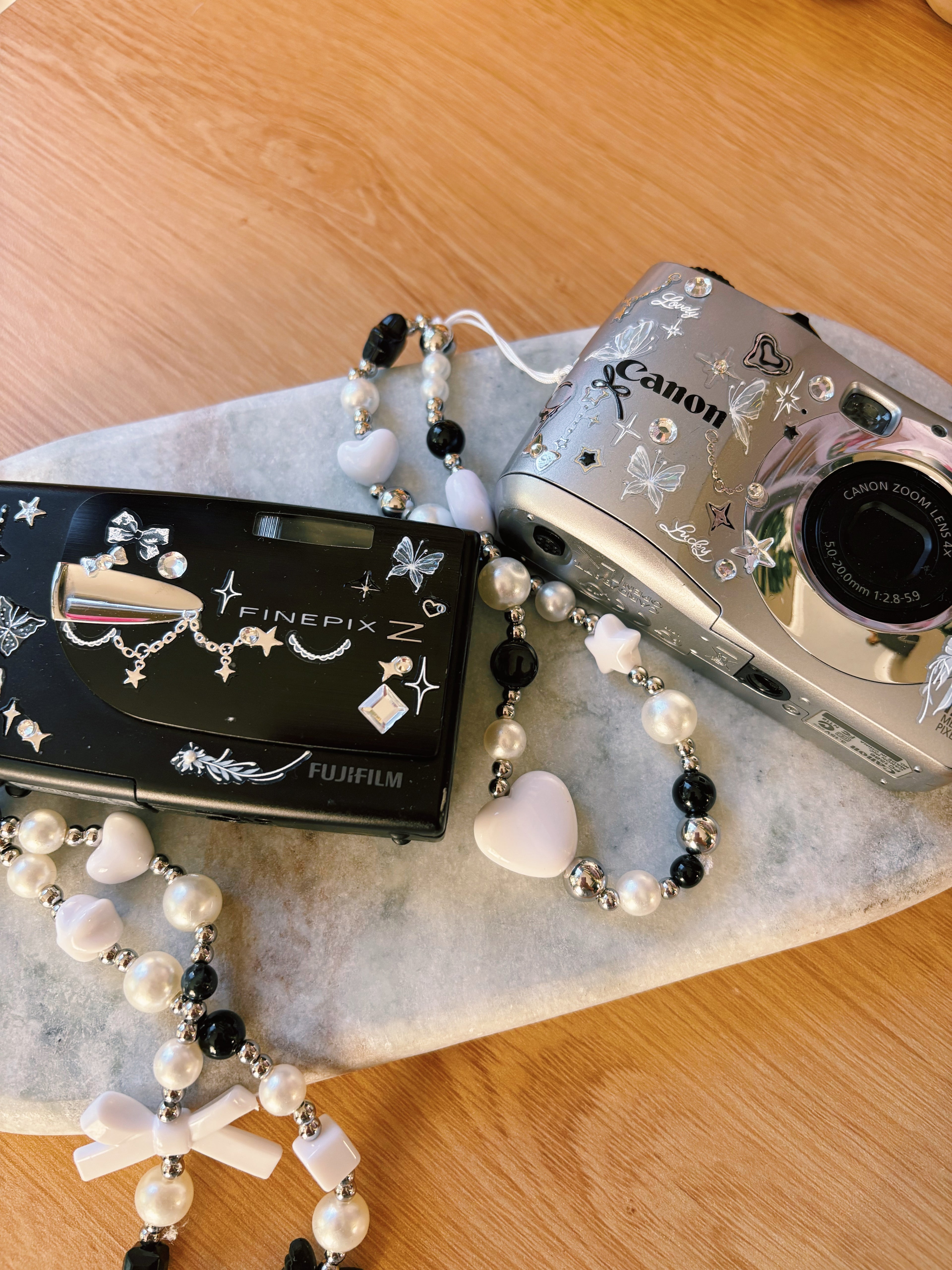 “Elysia” – Canon A2100 Silver Vintage Digi Cam (Y2K Aesthetic) | Charm Set