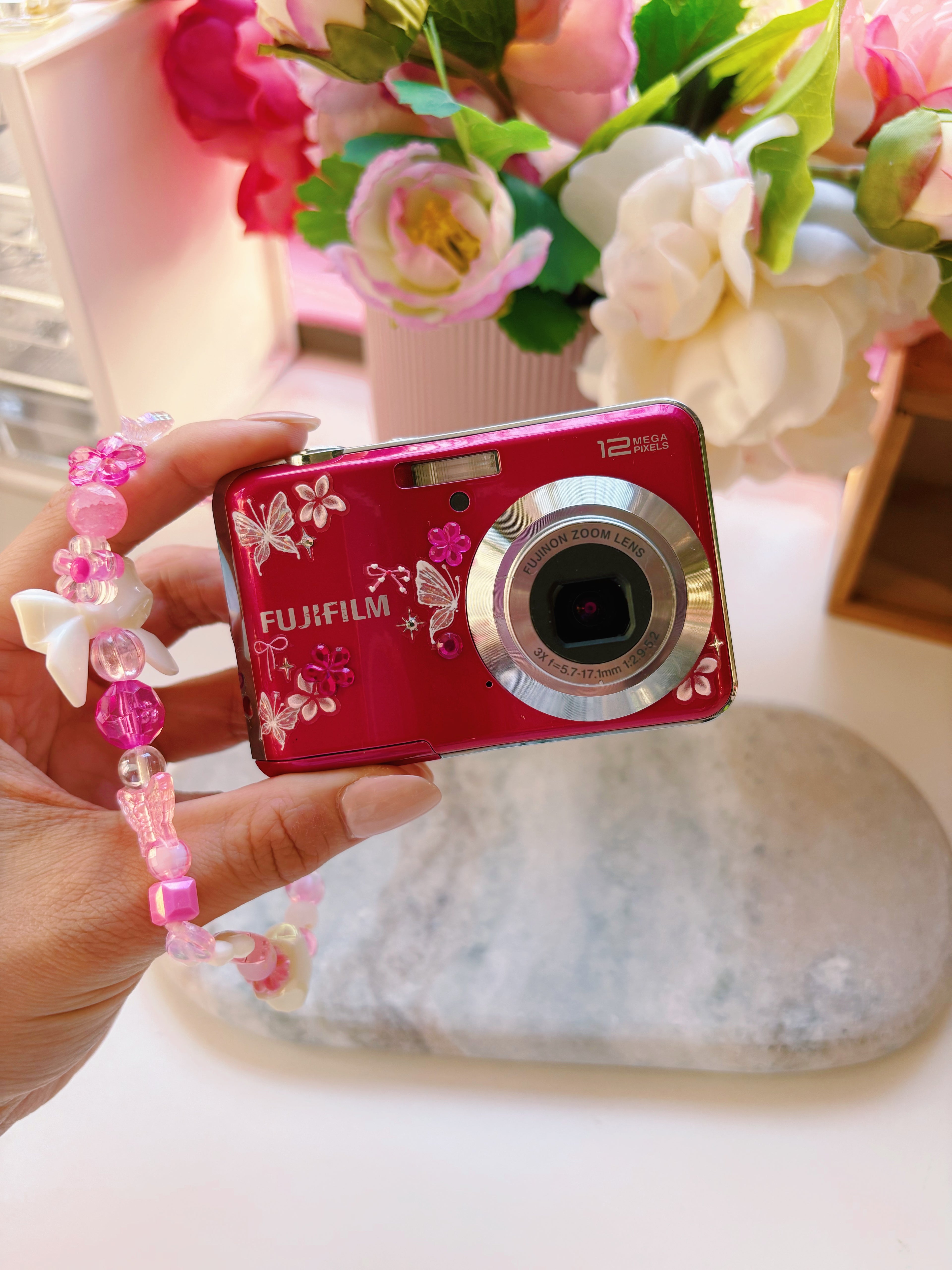 Strawberry Glimmer 🍓✨ Fujifilm Finepix AV110 (pink/red) | soft pixel diaries curated digi cam