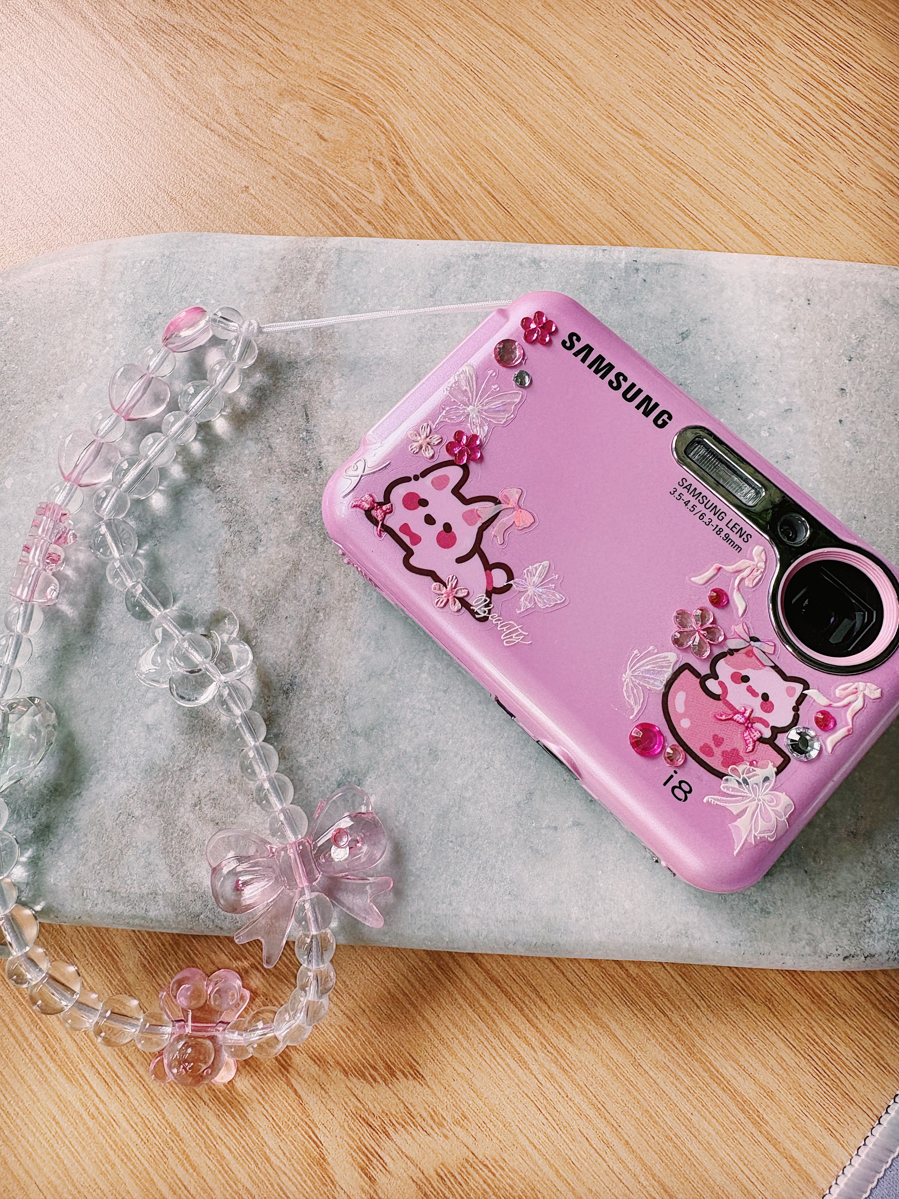 Rosie – The Soft Nostalgic Sweetheart | Samsung Digimax i8 (Pink)