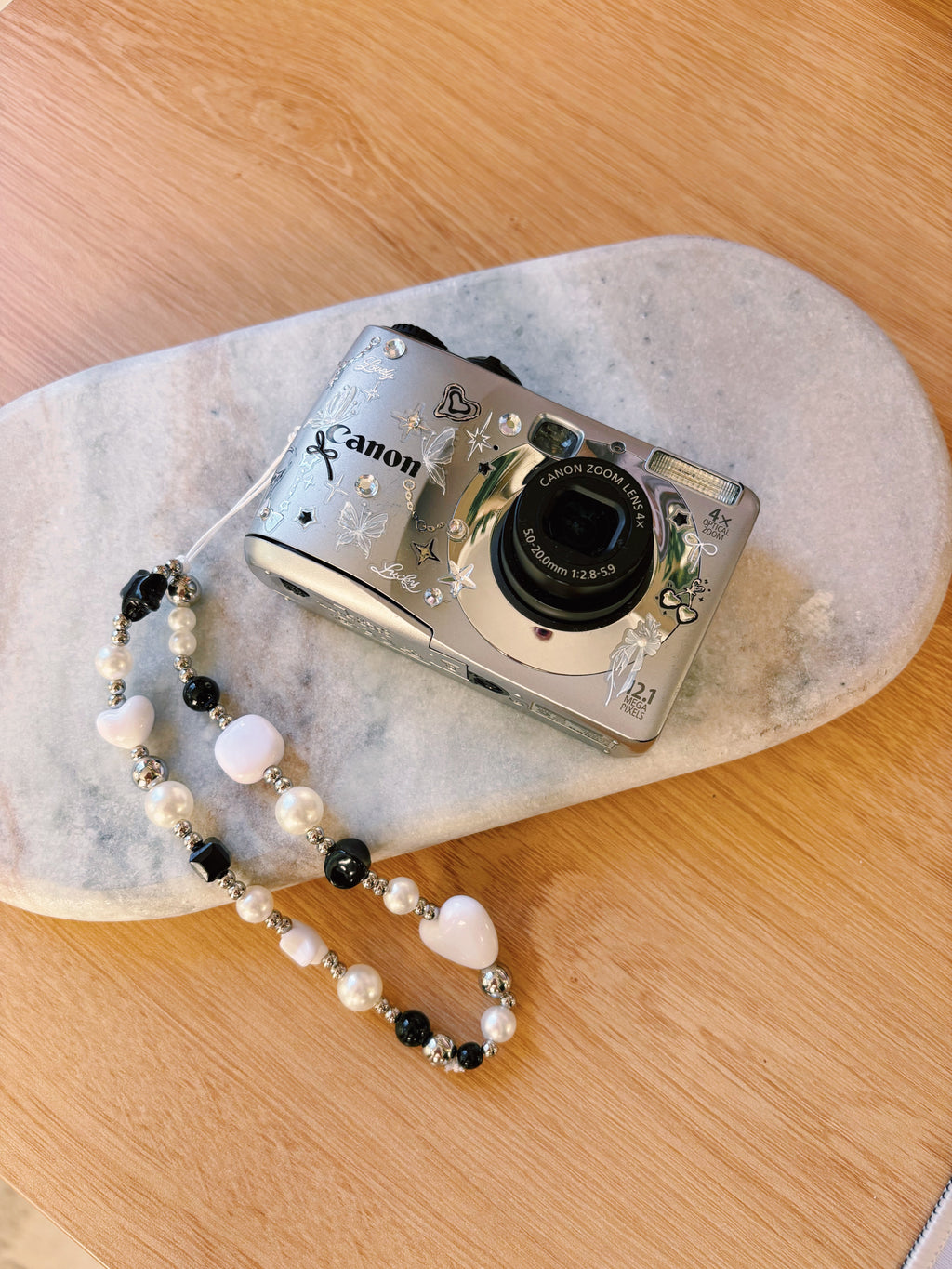 “Elysia” – Canon A2100 Silver Vintage Digi Cam (Y2K Aesthetic) | Charm Set