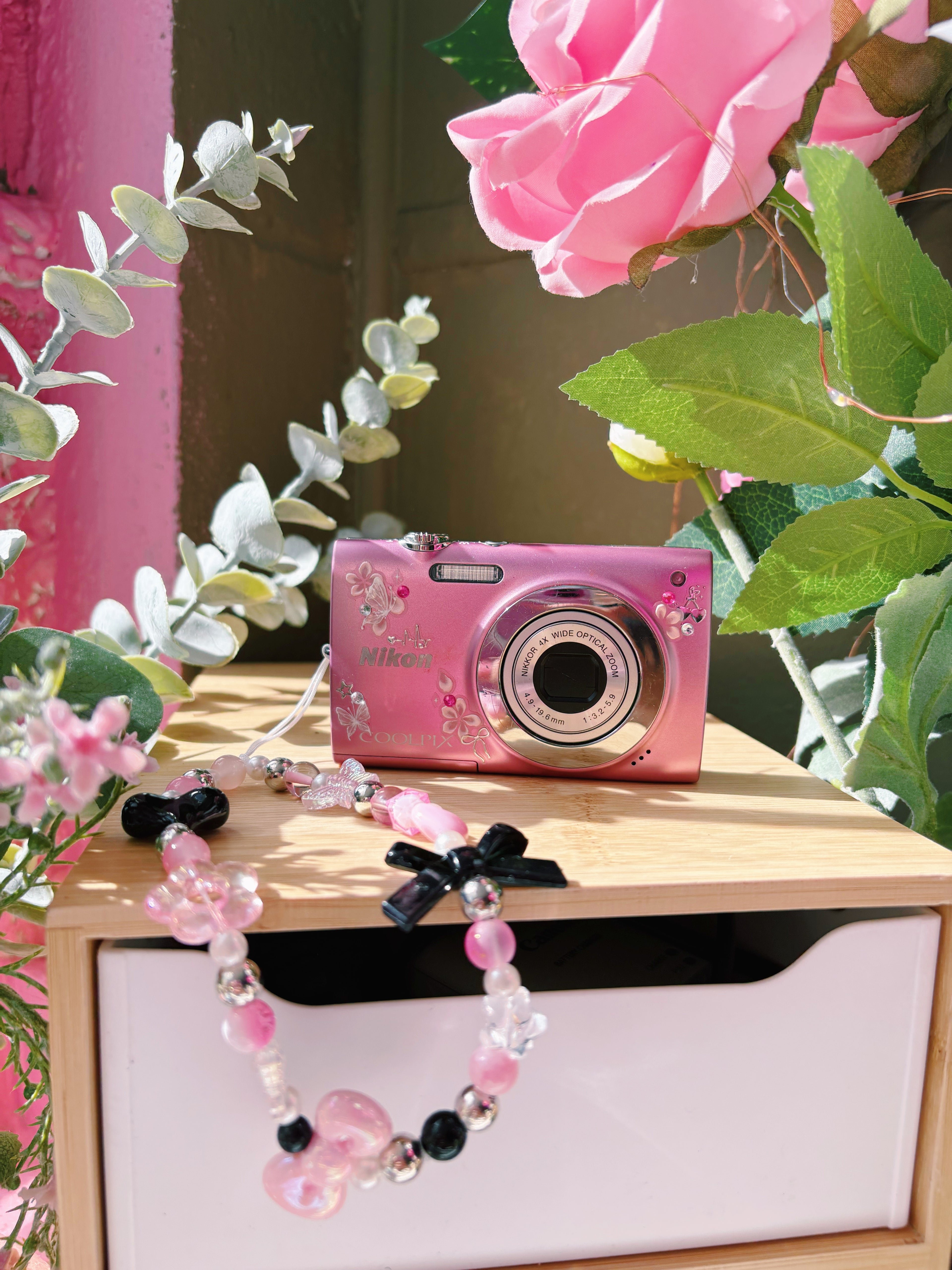 Bubblegum Noir ✿ Nikon Coolpix S2500 Digital Camera Bundle *read description*