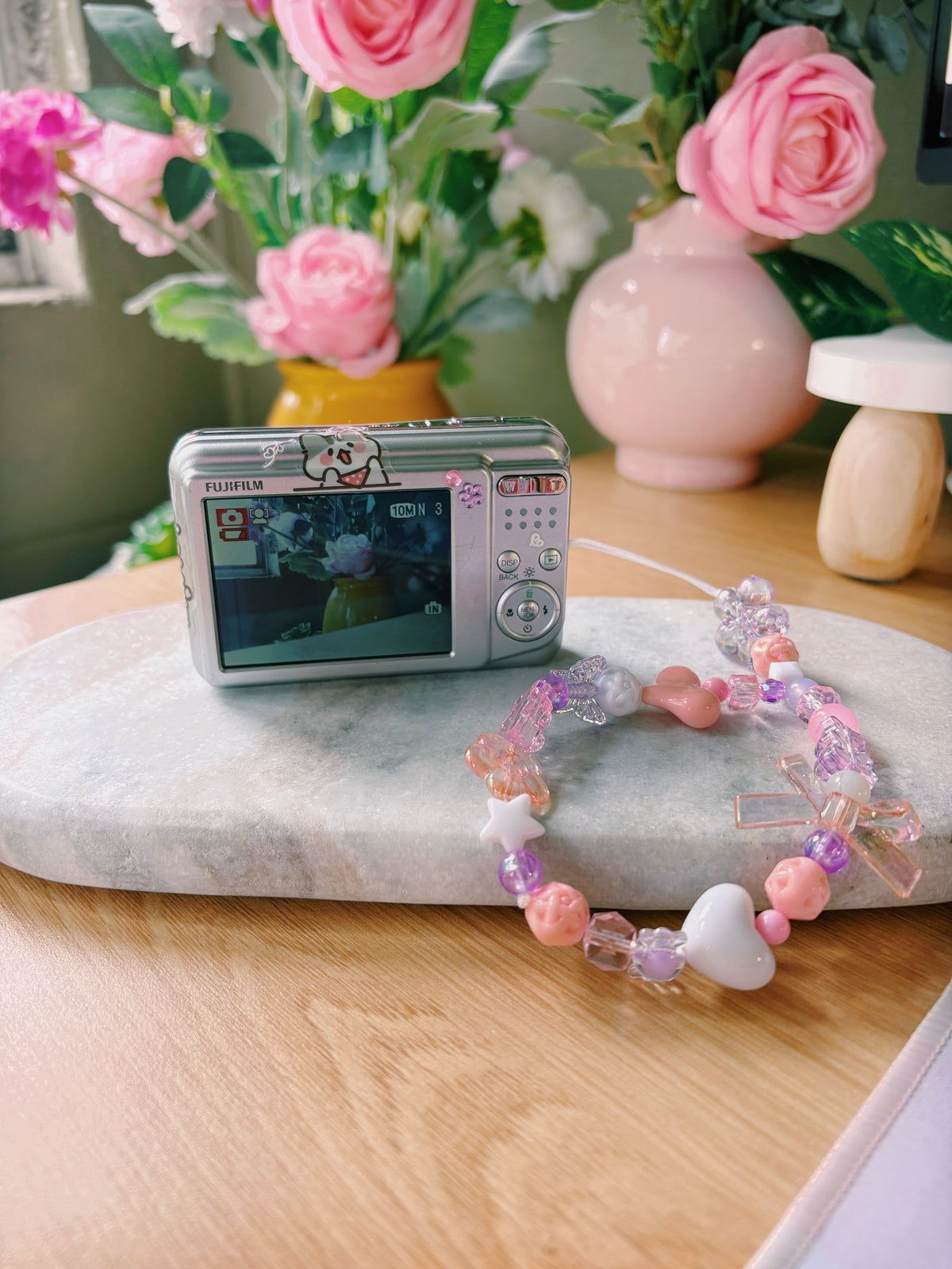 Elodie – The Soft Romantic | Fujifilm FinePix A170 – Silver