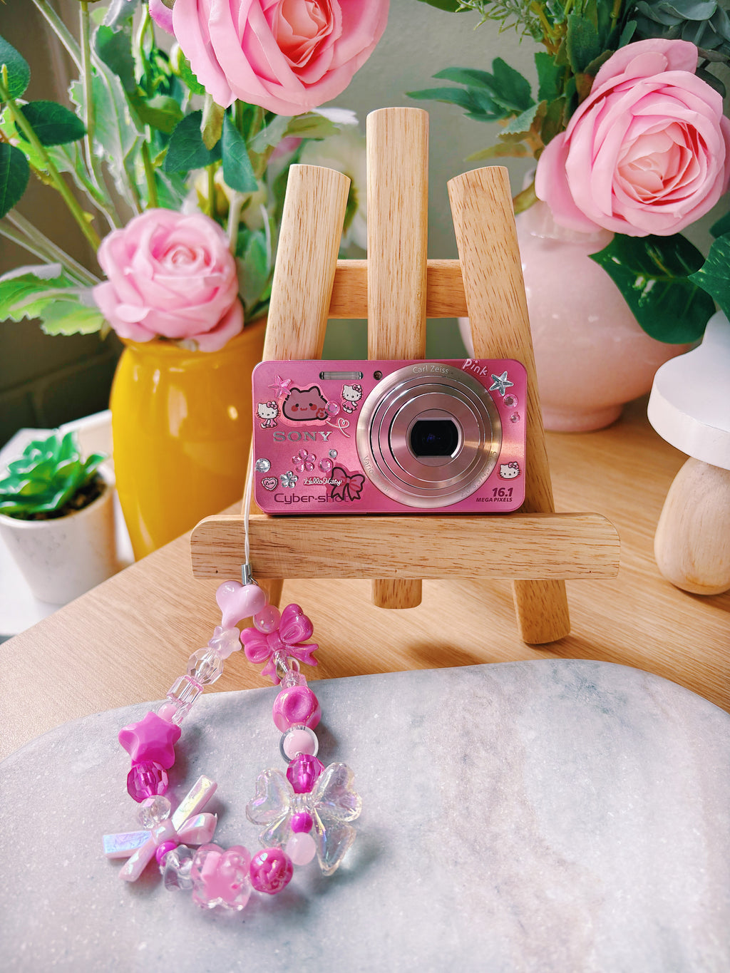 Lyra – The Gentle Glow | Sony Cyber-shot DSC-W570 – Pink