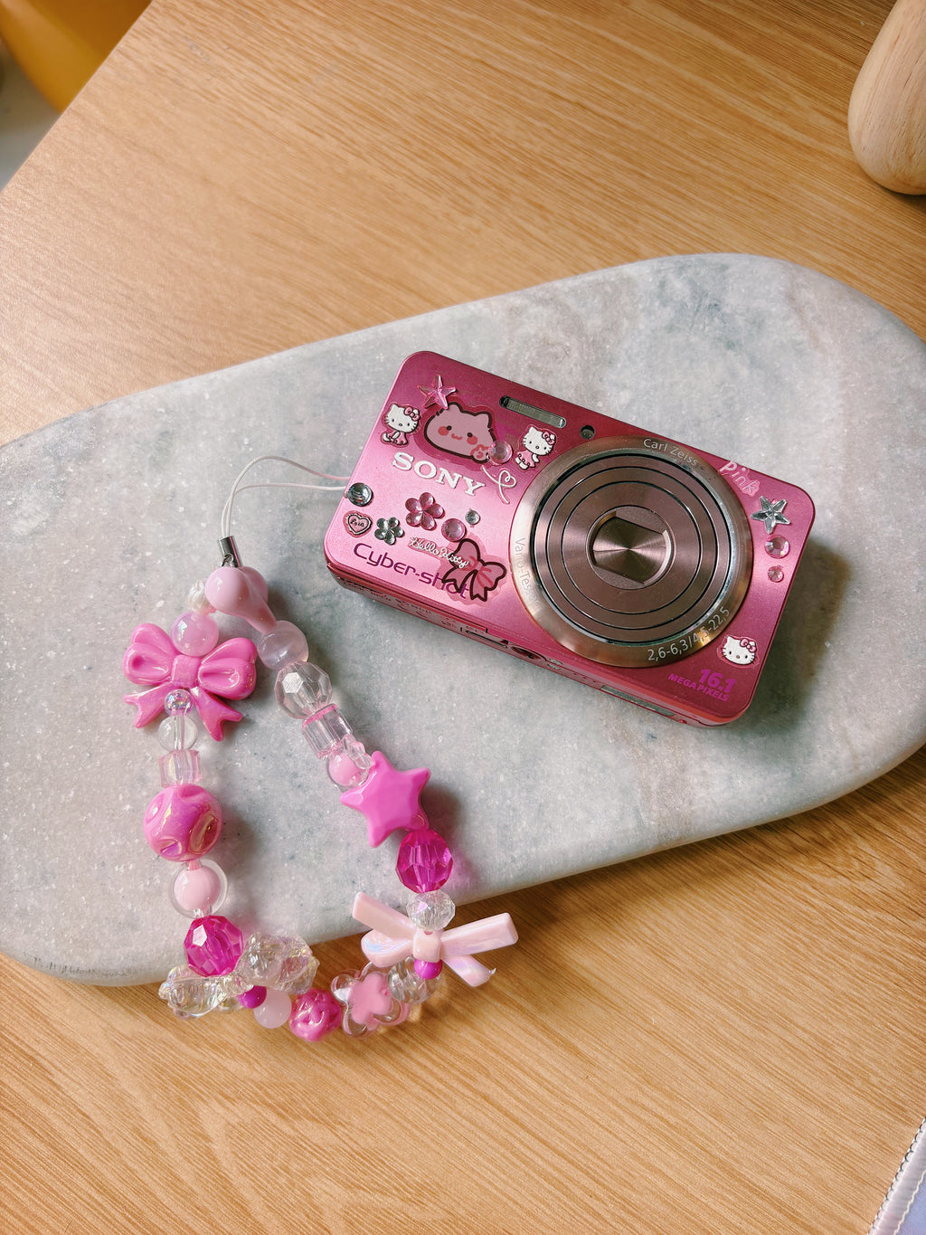 Lyra – The Gentle Glow | Sony Cyber-shot DSC-W570 – Pink