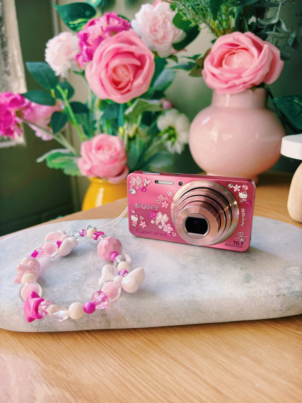 Luna – The Soft Dreamer | Sony Cyber-shot DSC-W570 (Pink)