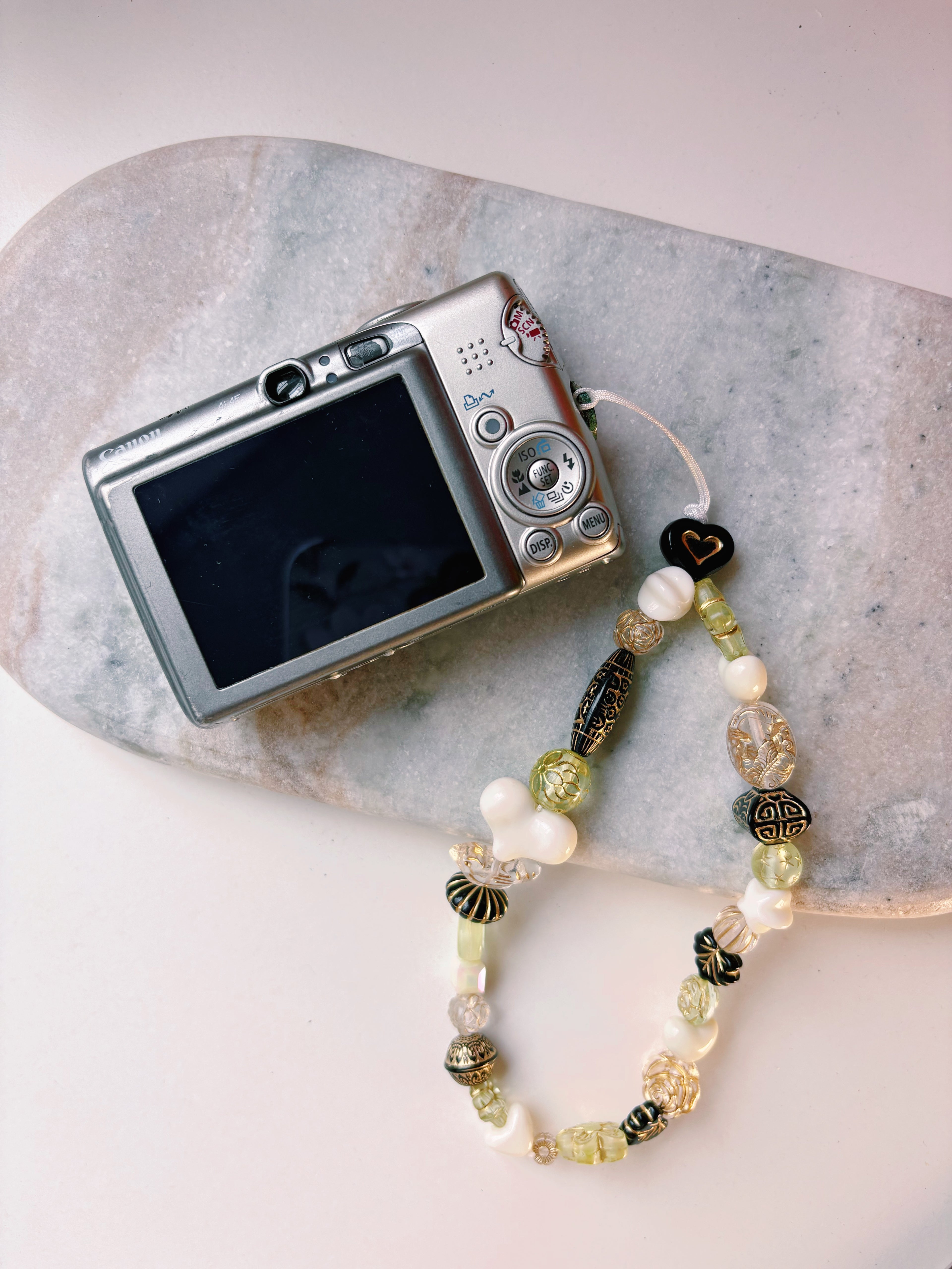 Silver Locket — Canon IXUS 950 IS Digital Camera Set