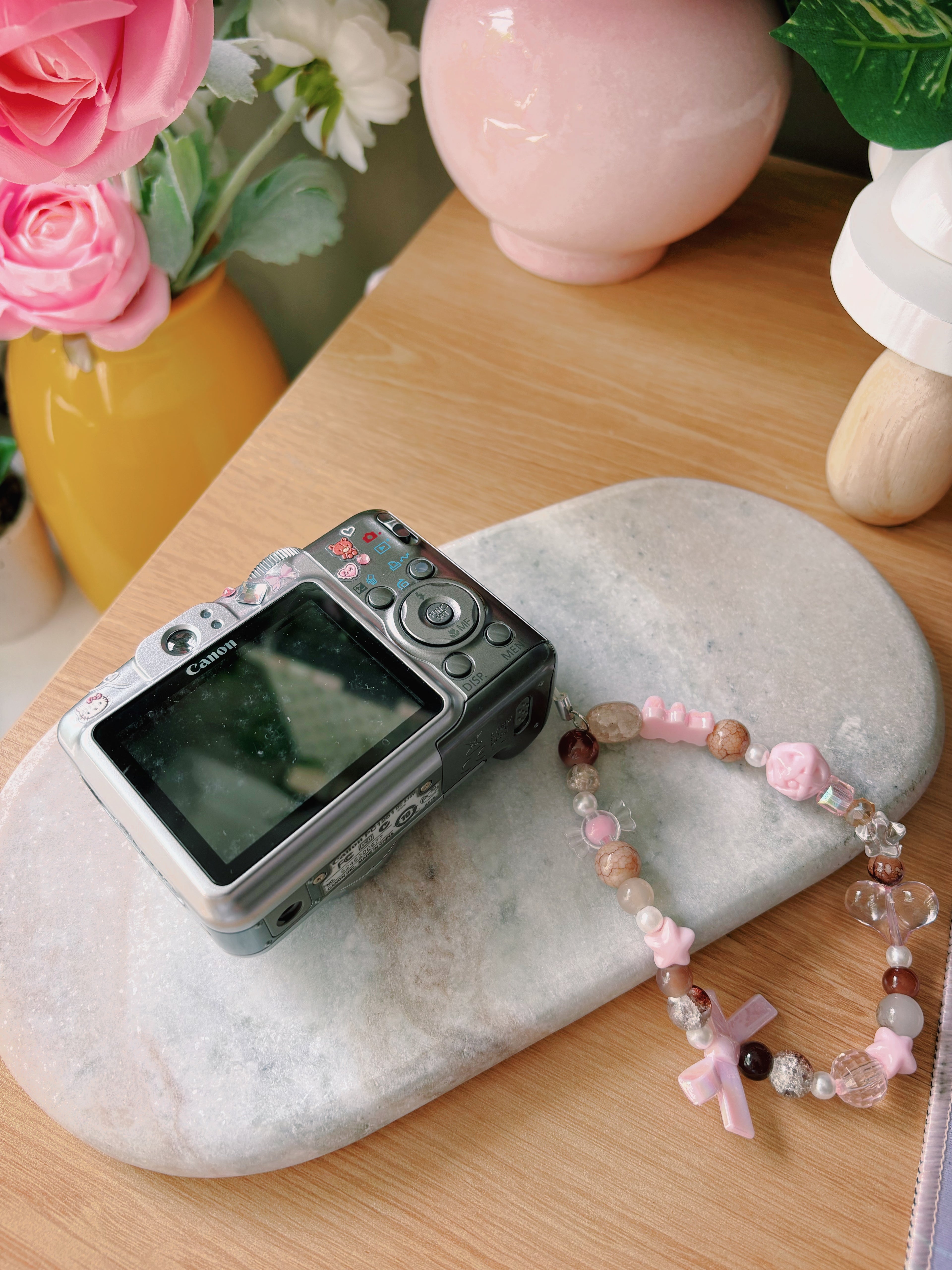 Rosalie – Canon Powershot A720 IS (Silver) | Soft Nostalgic Digi Cam