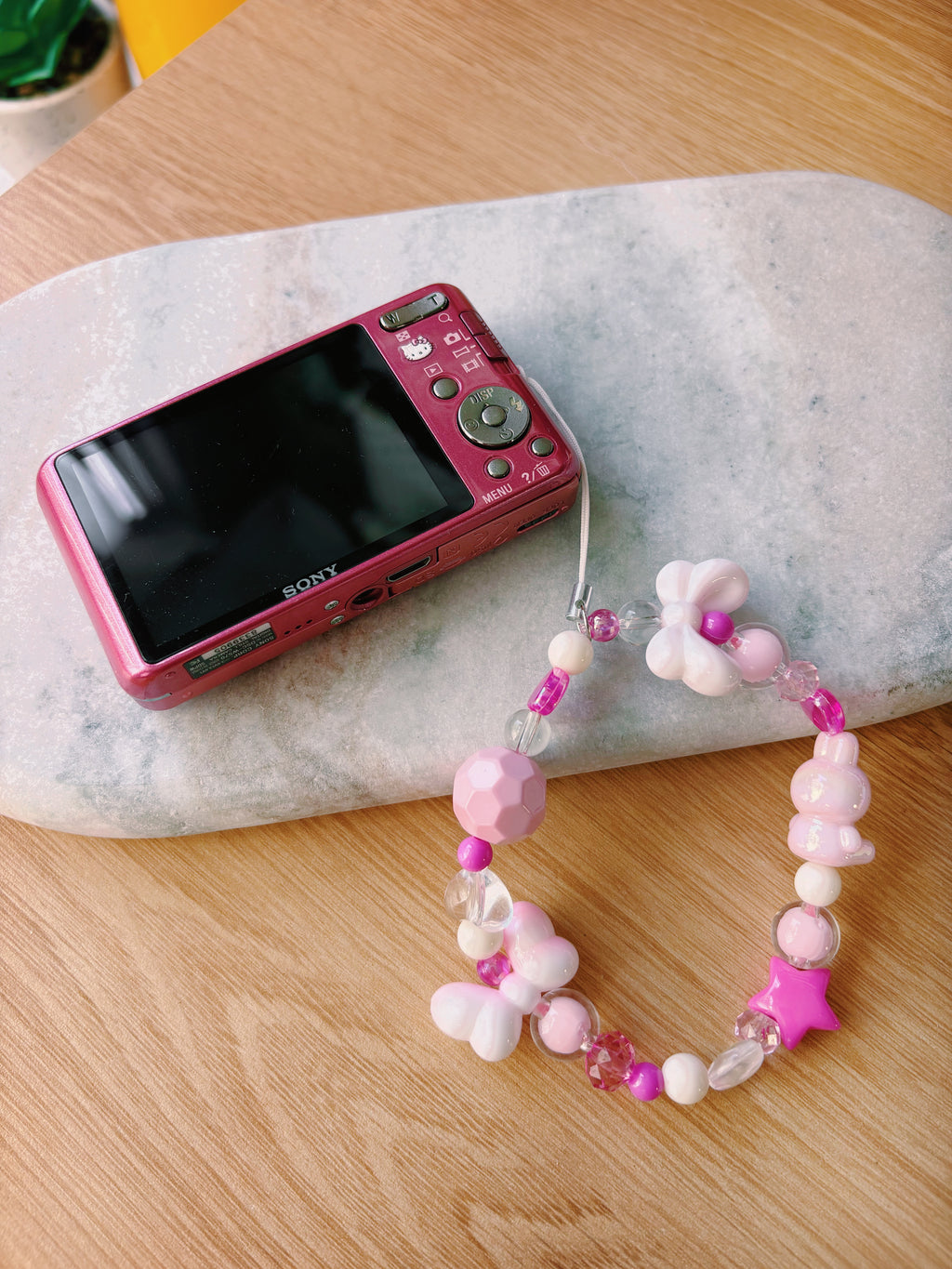 Luna – The Soft Dreamer | Sony Cyber-shot DSC-W570 (Pink)