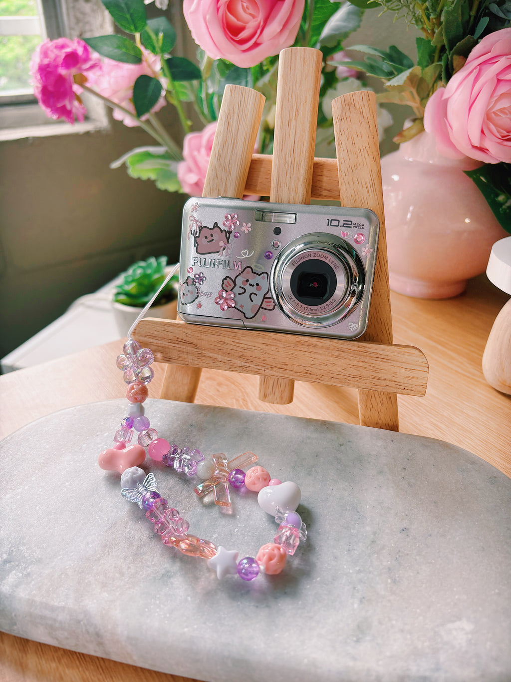 Elodie – The Soft Romantic | Fujifilm FinePix A170 – Silver