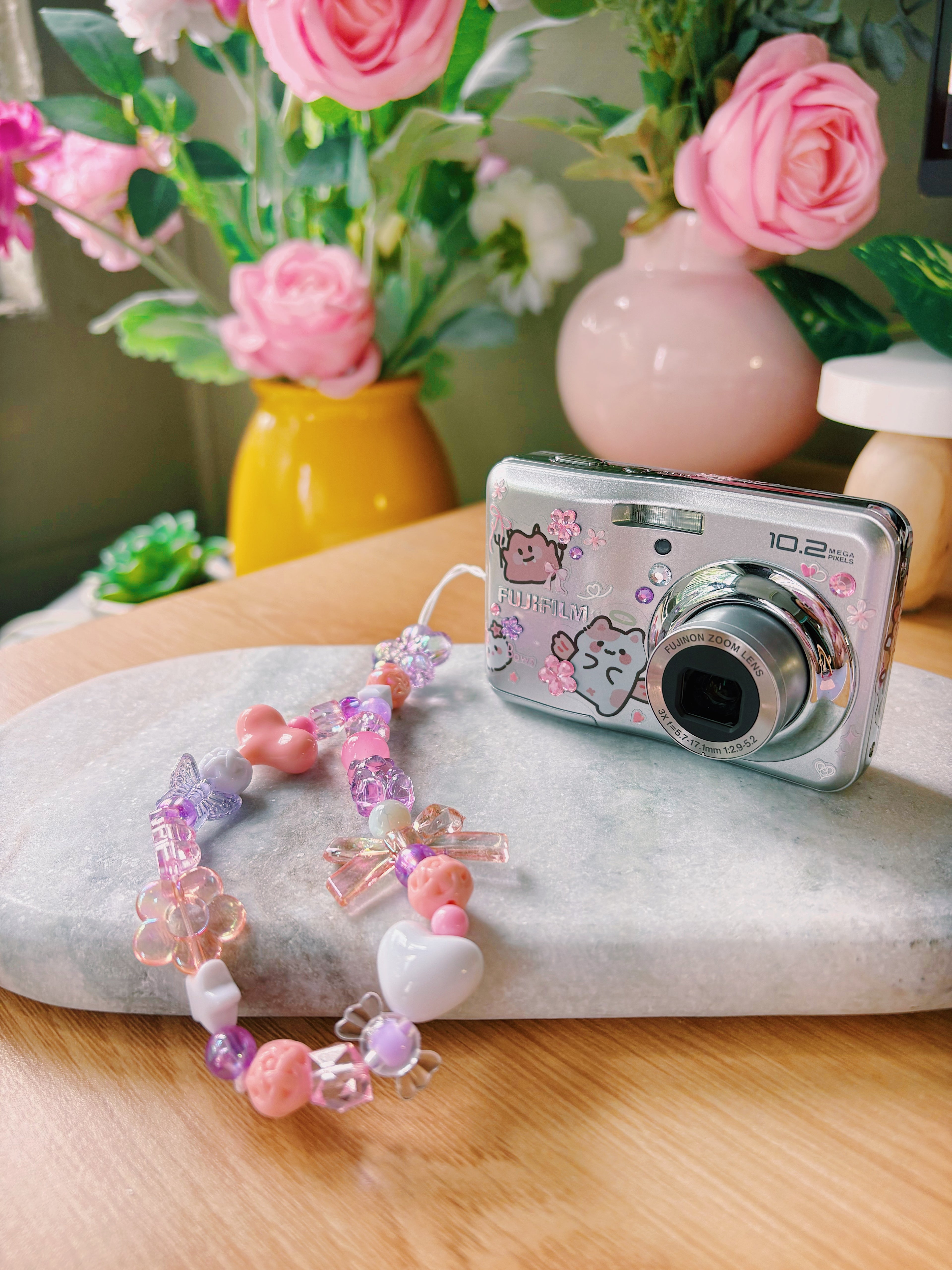 Elodie – The Soft Romantic | Fujifilm FinePix A170 – Silver