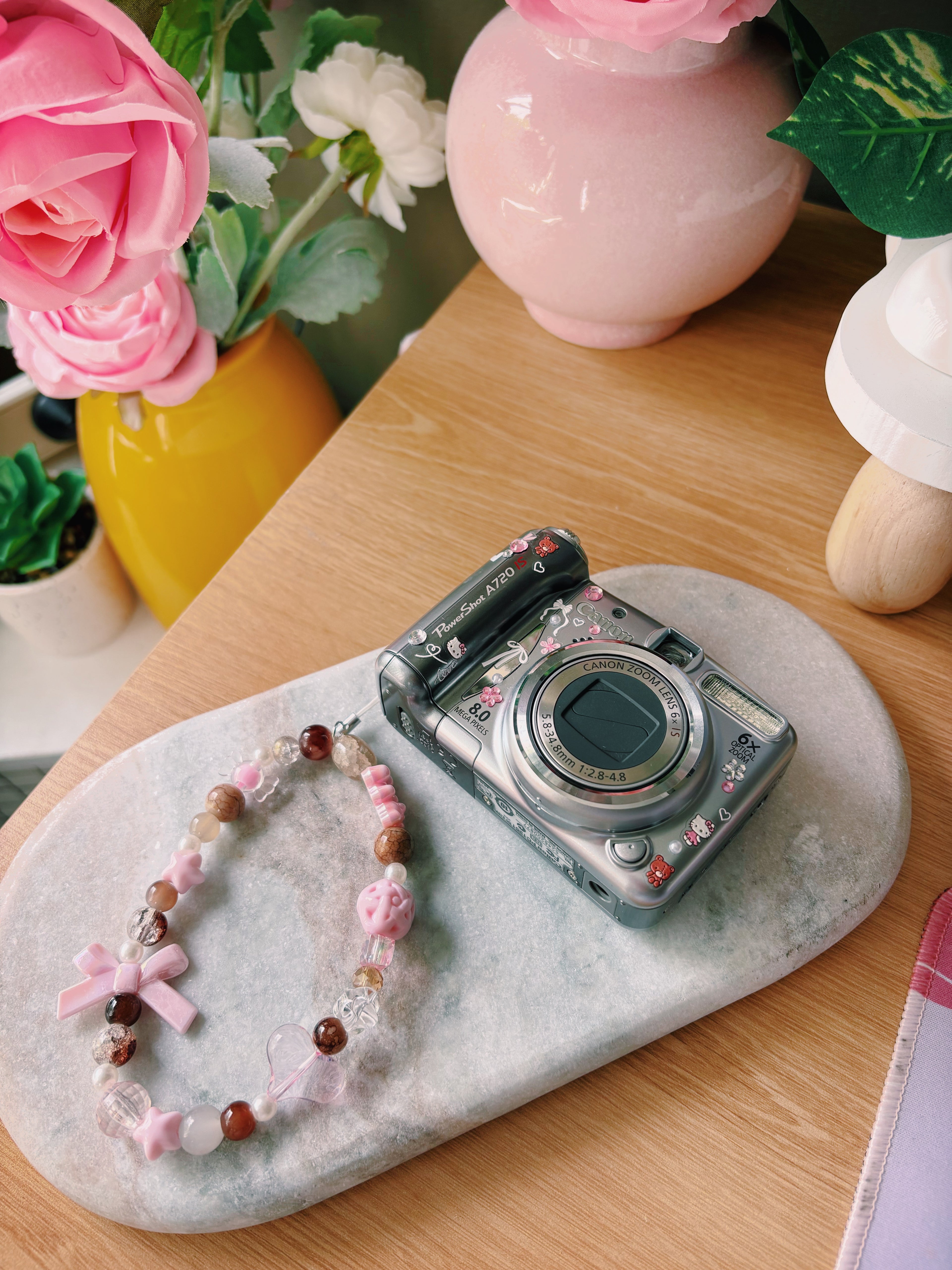 Rosalie – Canon Powershot A720 IS (Silver) | Soft Nostalgic Digi Cam