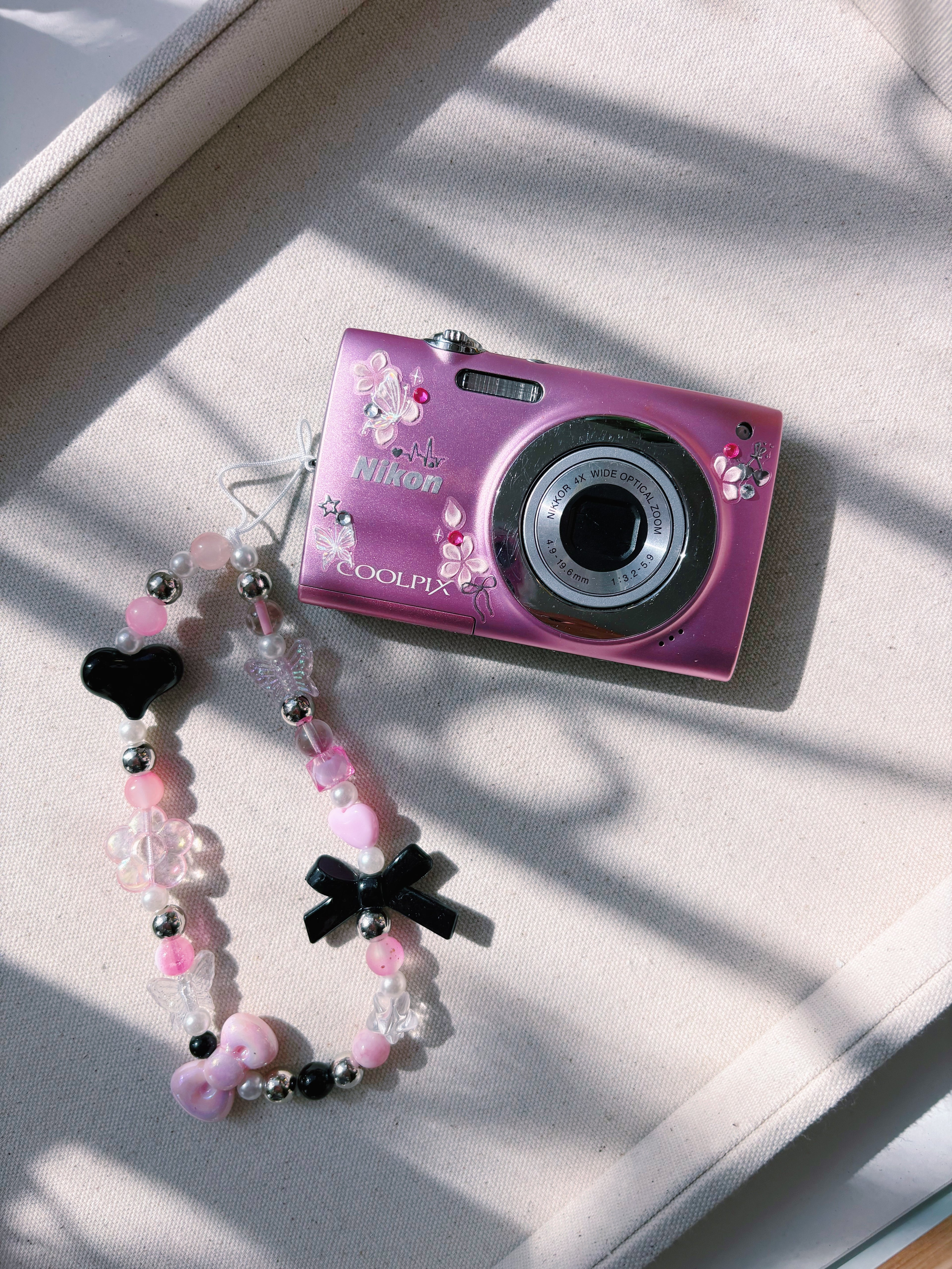 Bubblegum Noir ✿ Nikon Coolpix S2500 Digital Camera Bundle *read description*