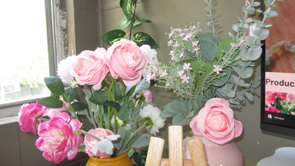 Noir – The Midnight Muse | Canon PowerShot SX210HS – Black