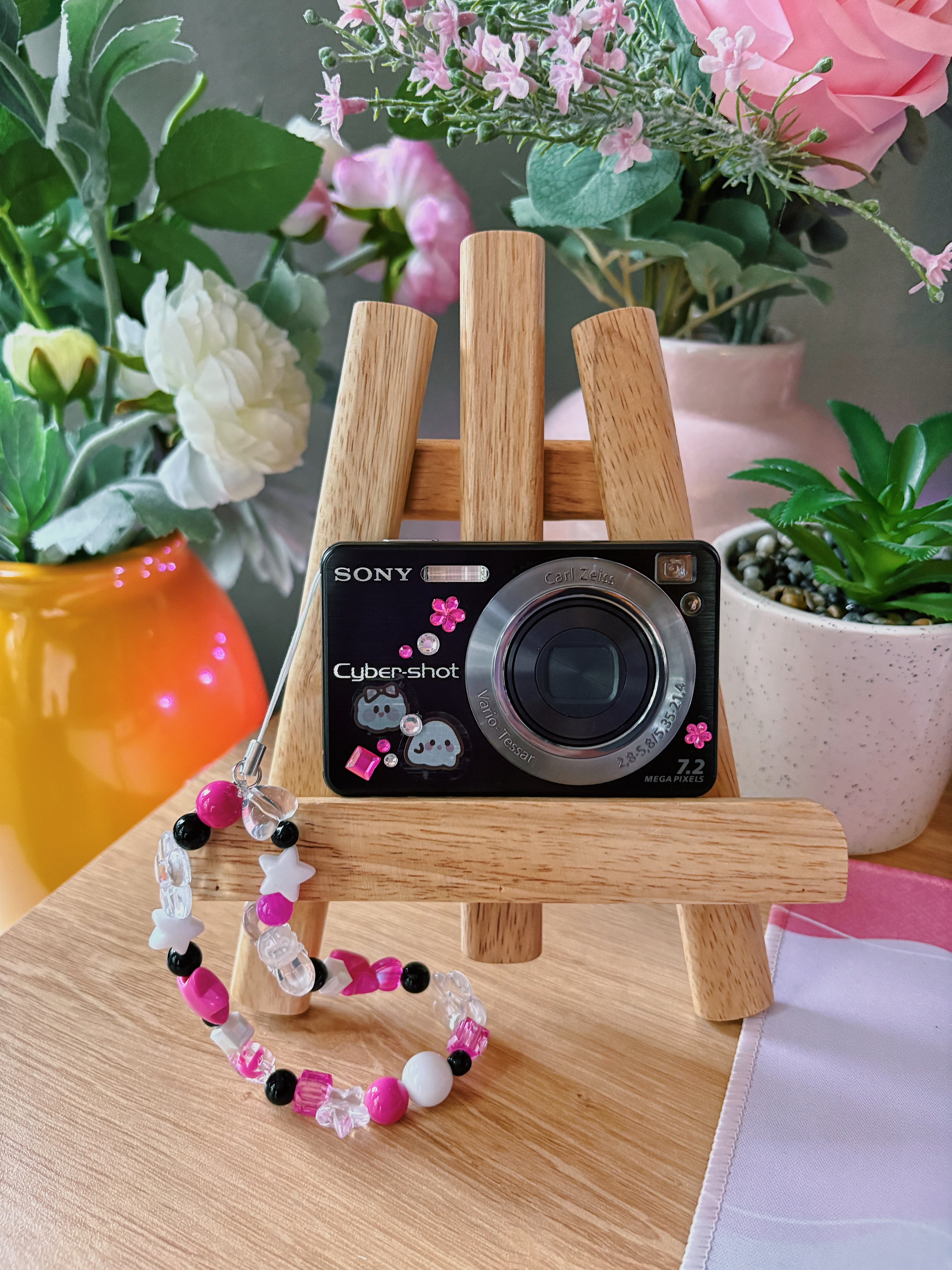 Midnight – The Classic Minimal | Sony Cyber-shot DSC-W110 – Black