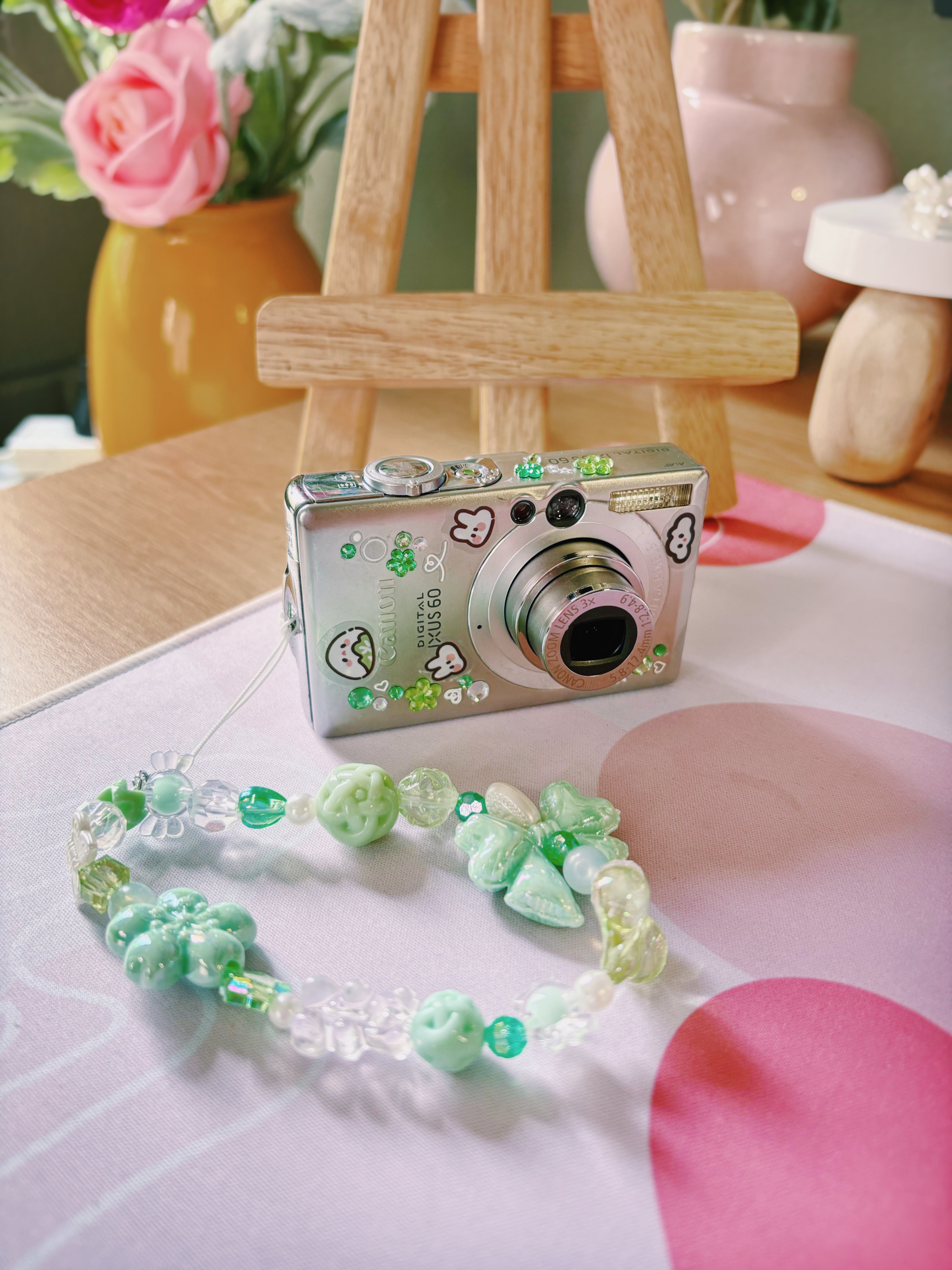 Nova – The Soft Icon | Canon IXUS 60 – Silver