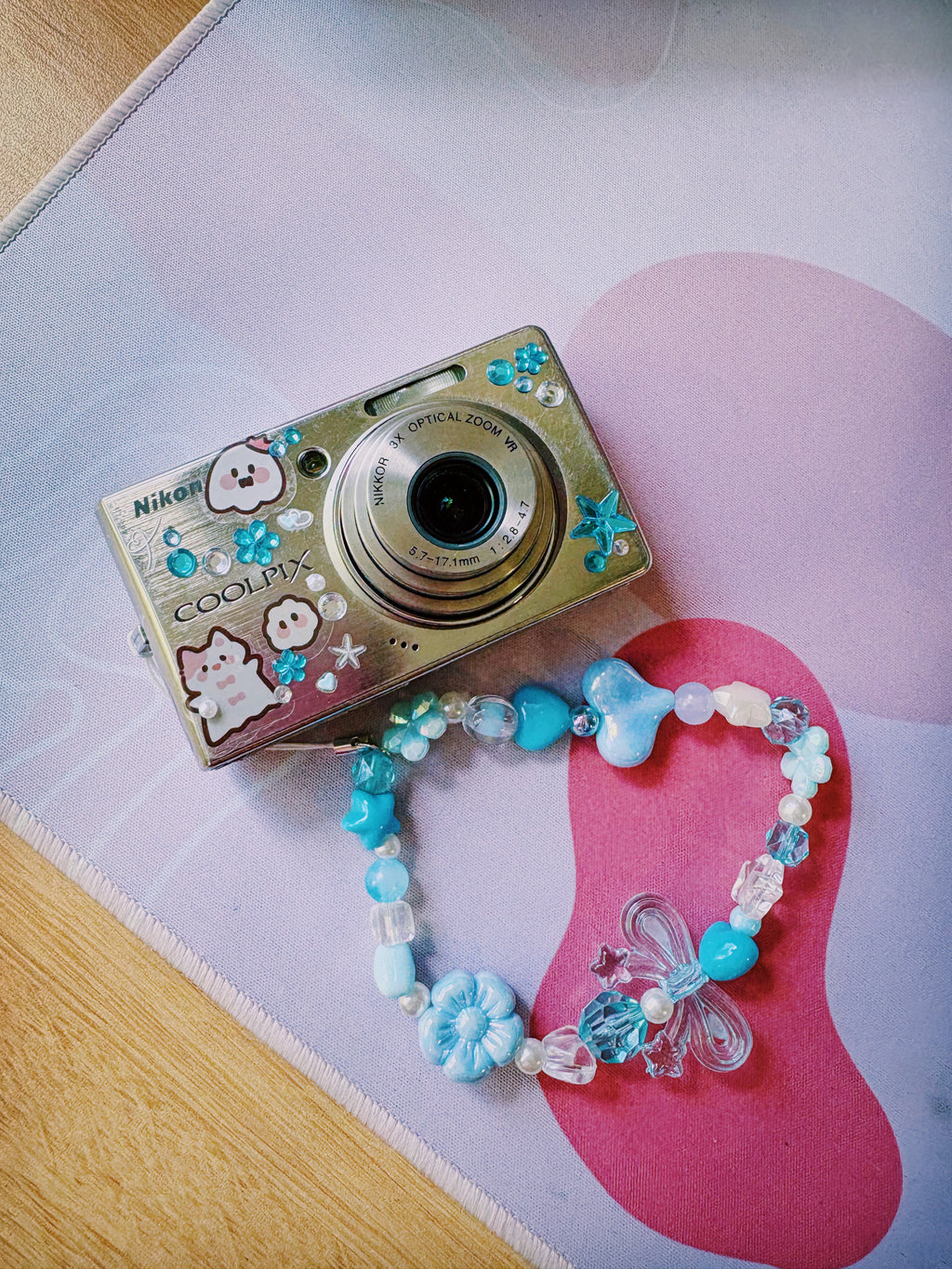 Frost – The Cool Minimalist | Nikon Coolpix S510 – Silver