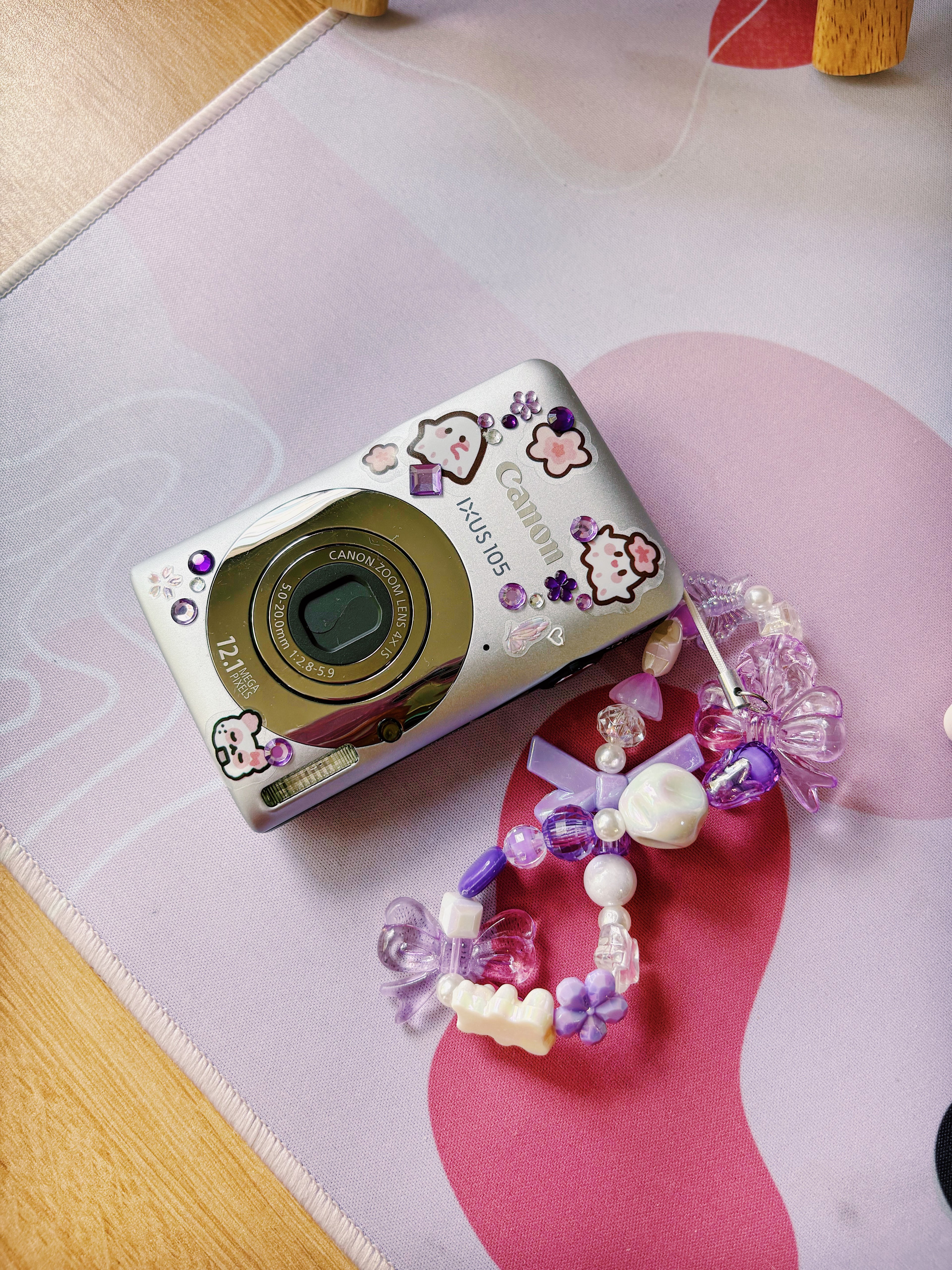 Ivy – The Minimal Muse | Canon IXUS 105 – Silver