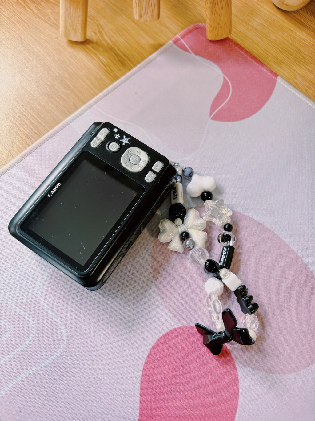 Onyx – The Timeless Classic | Canon PowerShot A480 – Black