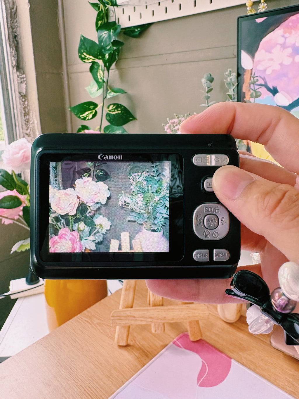 Onyx – The Timeless Classic | Canon PowerShot A480 – Black