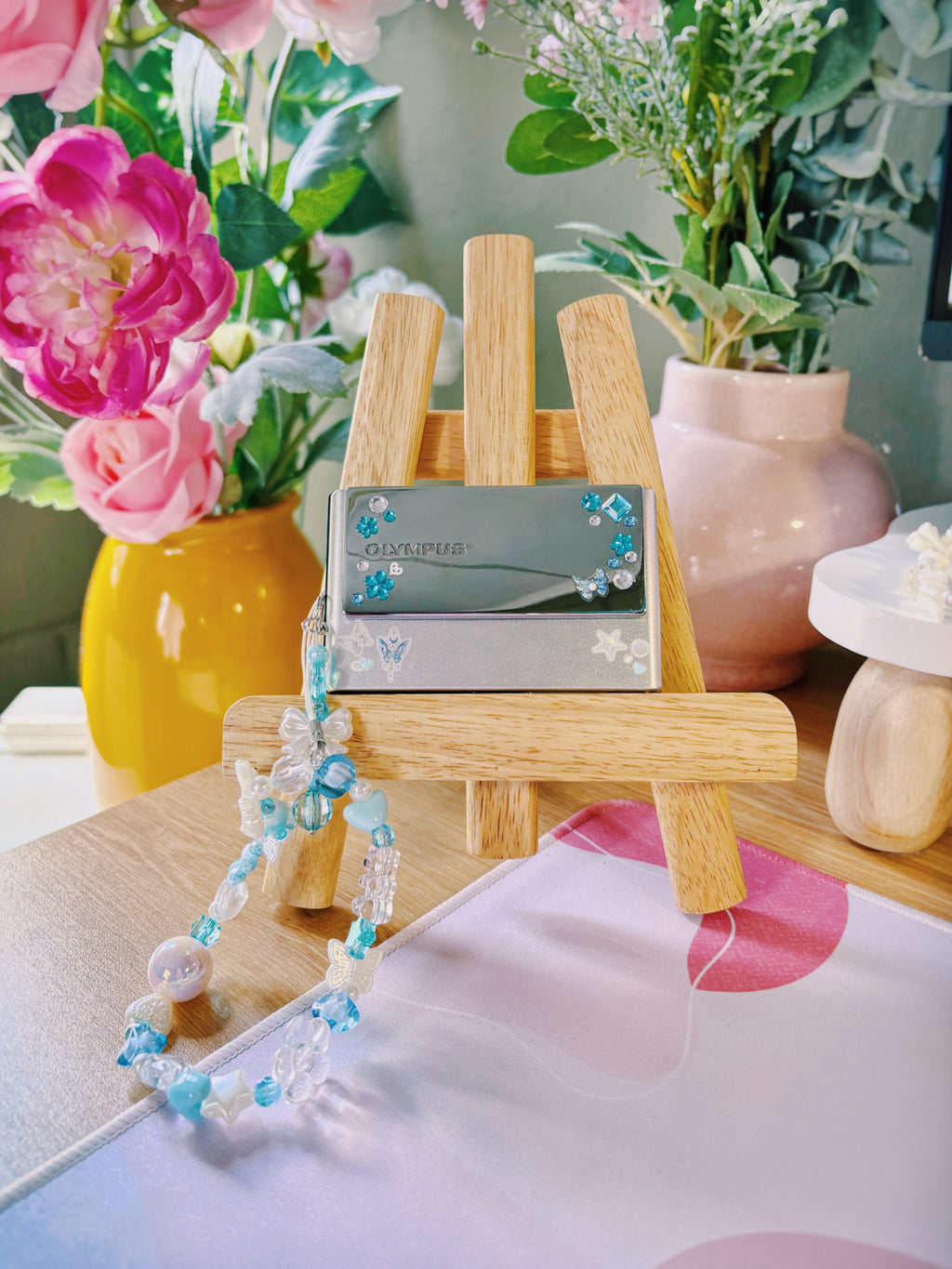 Mist – The Elegant Minimalist | Olympus mju 1040 – Silver