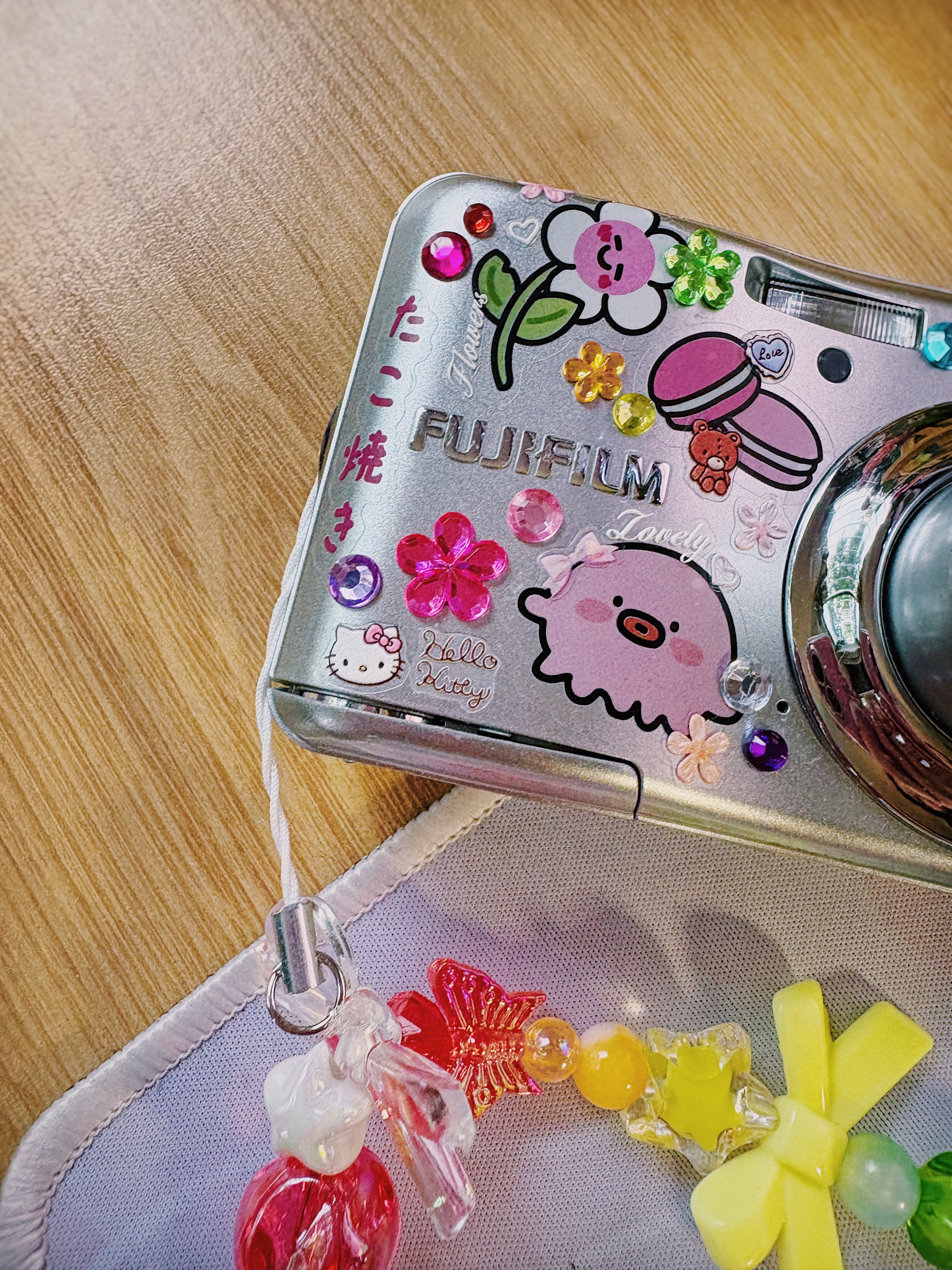Prism – The Playful Artist | Fujifilm A170 (Silver)