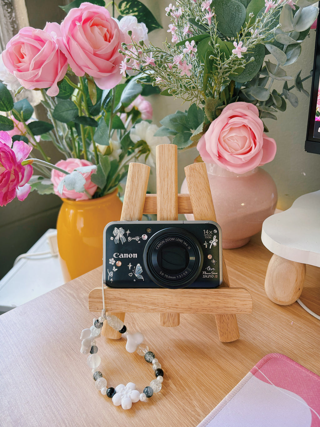 Noir – The Midnight Muse | Canon PowerShot SX210HS – Black