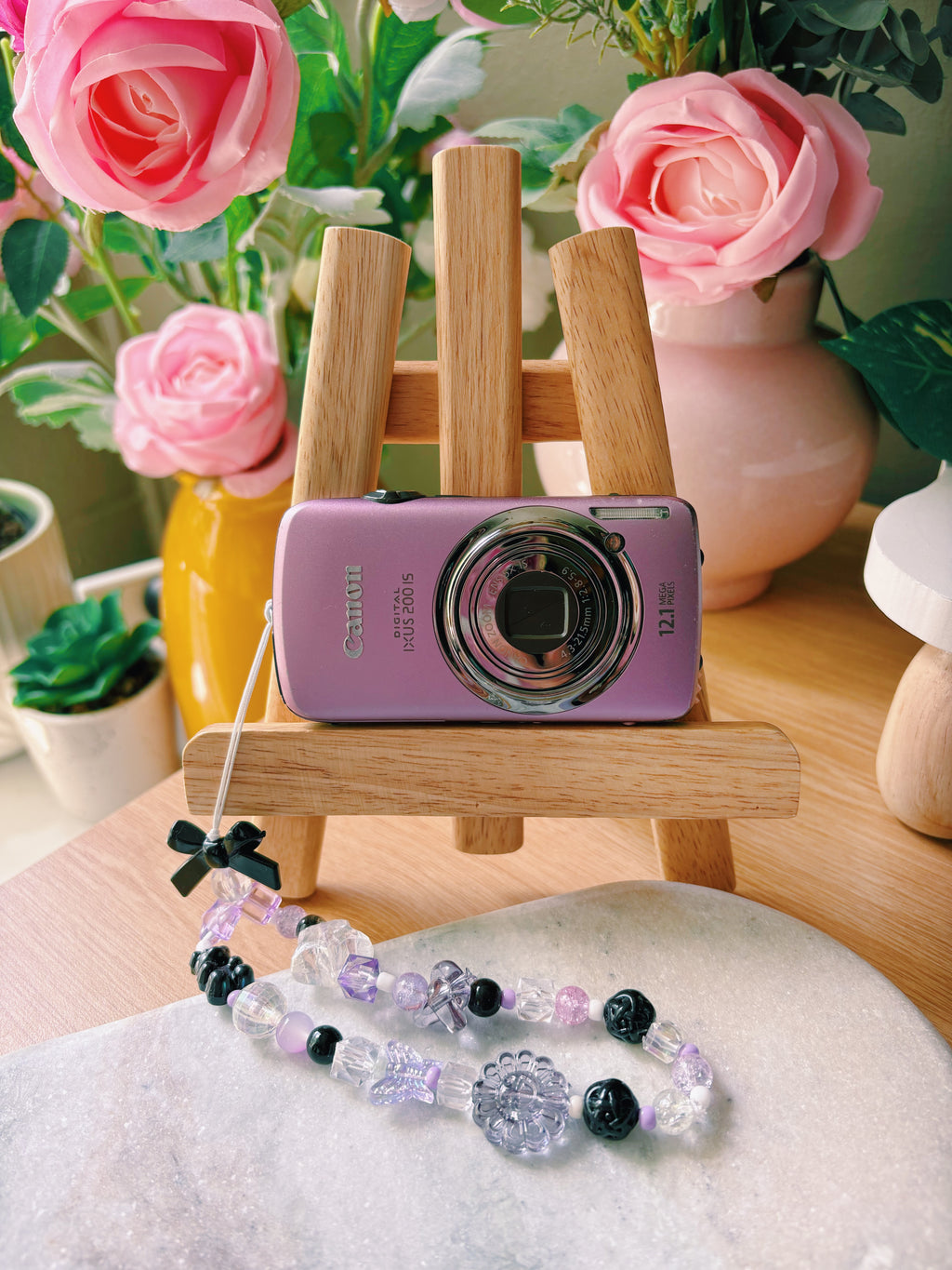 Dolly - The Vintage Princess | Canon IXUS Digital 200 (Pink)