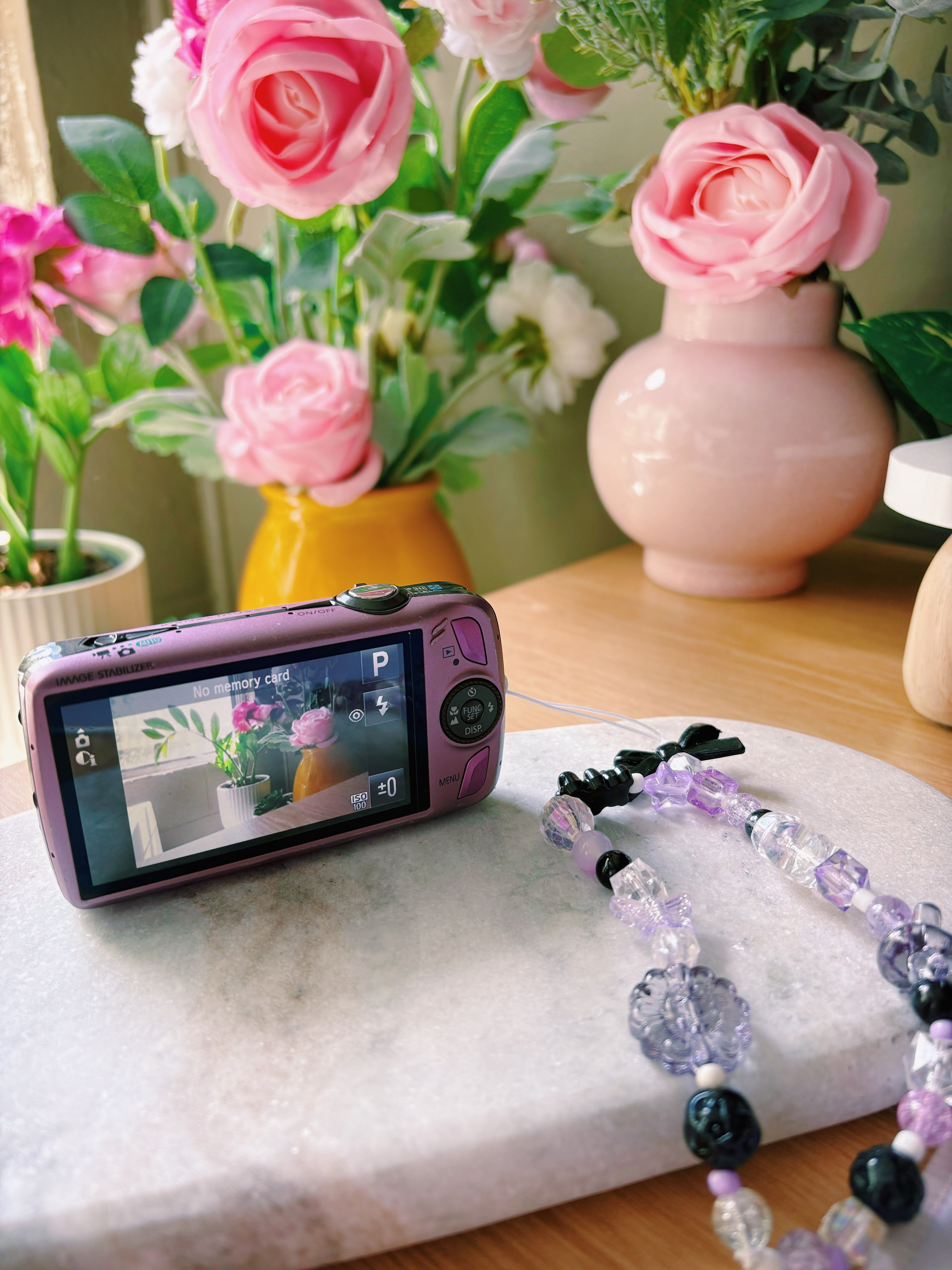 Dolly - The Vintage Princess | Canon IXUS Digital 200 (Pink)